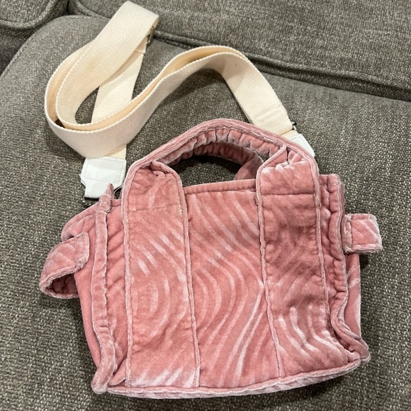 Urban Outfitters Small Wavy Pink Mini Tote Velvet Crossbody Shoulder Bag - Picture 4 of 8